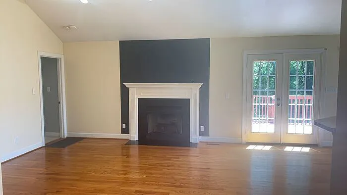 103 Lyman St — Photo 4