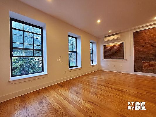 1st image of 23 Halsey St APT 3