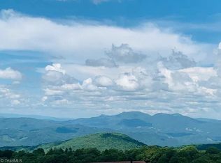 220 Northridge Rd APT 7, Banner Elk, NC 28604