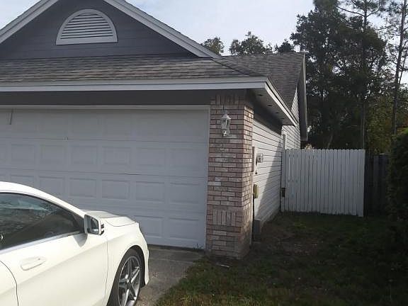 4th image of 2135 Saint Martins Dr E