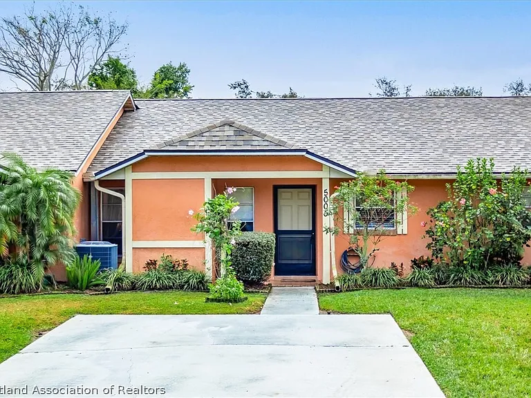 5005 Granada Blvd — Photo 1