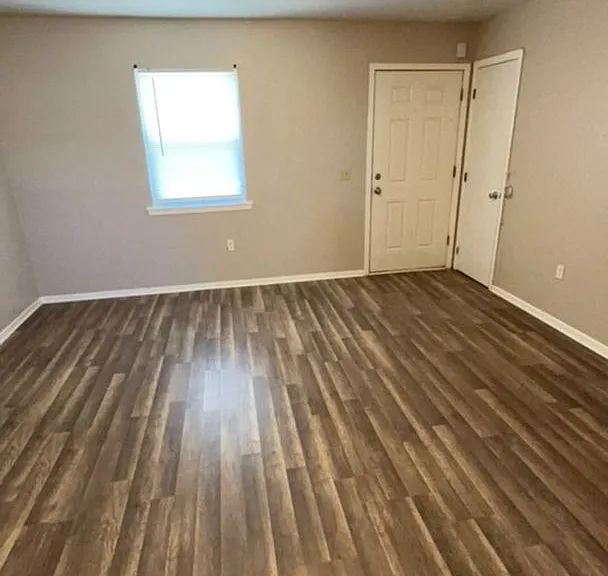 124 S Curtis St — Photo 1