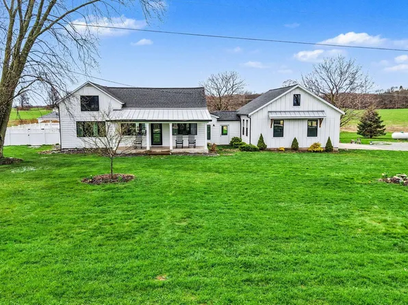 2087 S Croswell Ave, Fremont, MI 49412