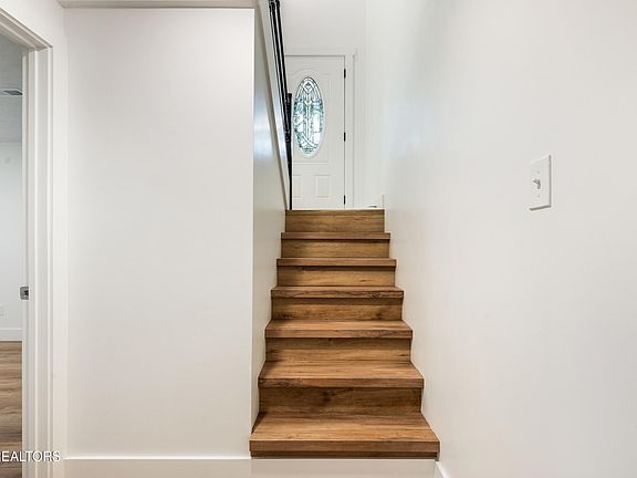 5th image of 8020 Andersonville Pike