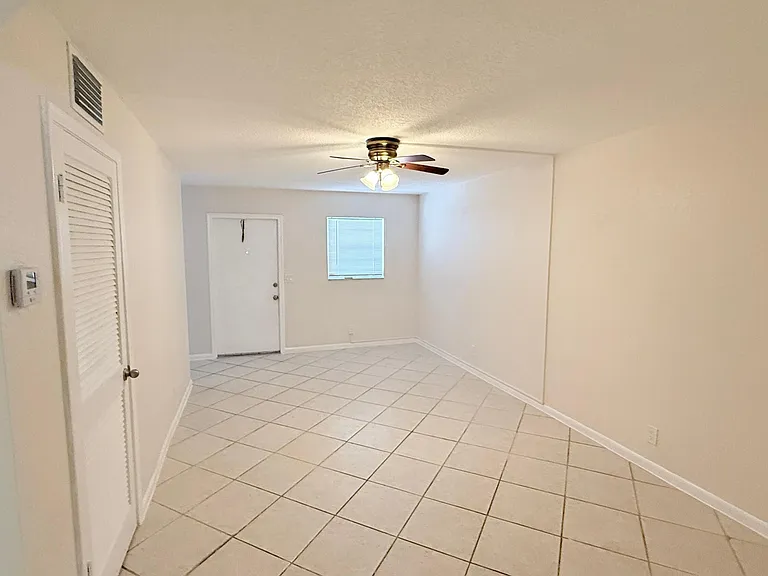 501 W Kalmia Dr #2 — Photo 13