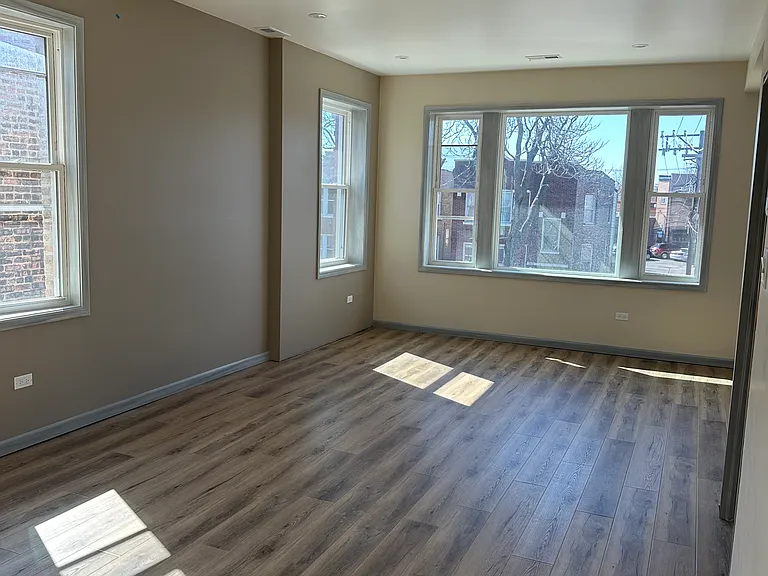 4425 S Sawyer Ave #1 — Photo 4