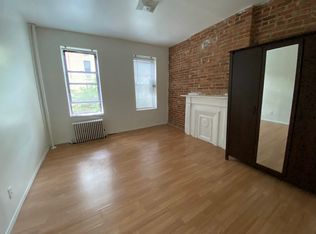 418 E 73rd St #4WR, New York, NY 10021