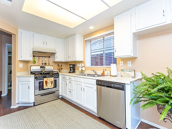 3rd image of 15854 Antelope Dr