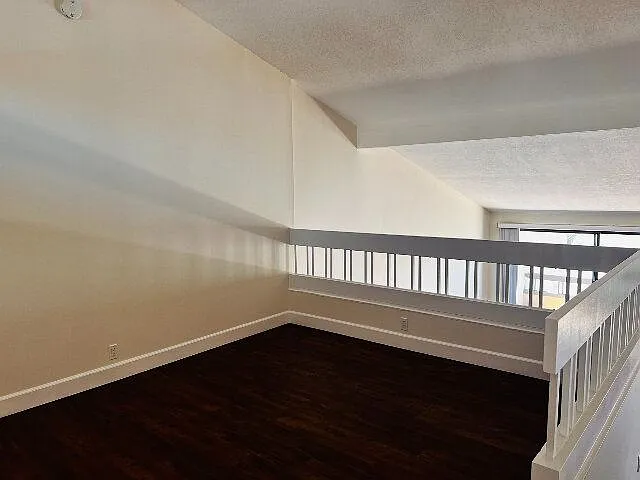 2204 Plaza De Las Flores — Photo 26