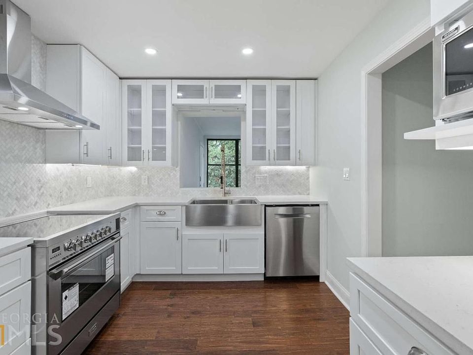 1st image of 69 Chaumont Sq NW