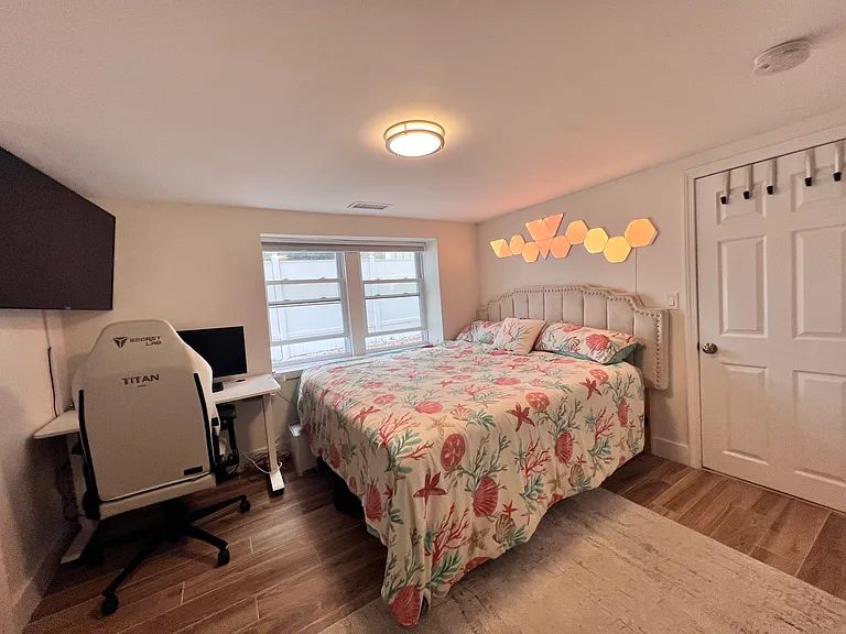 74 Lowell St #1B — Photo 4