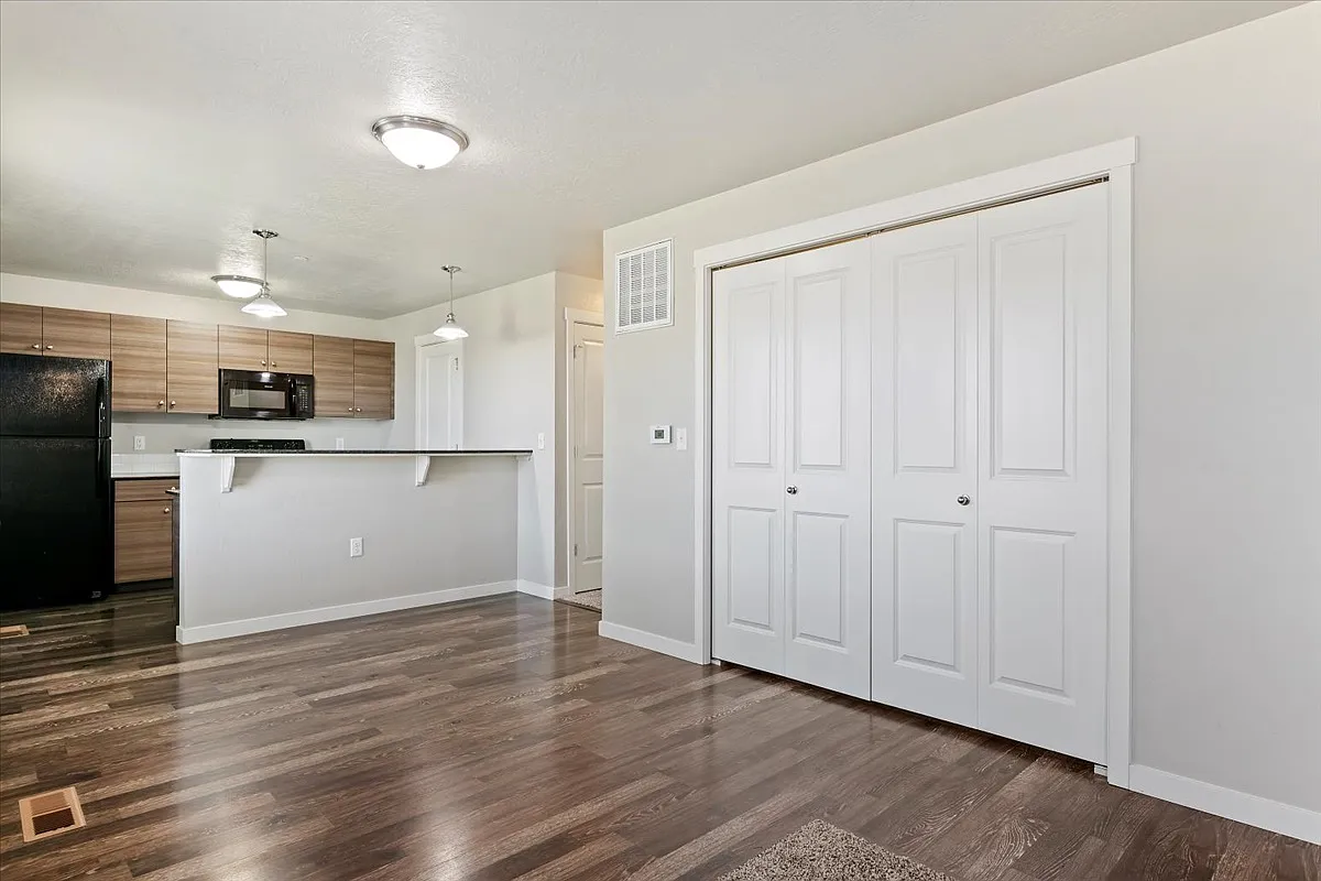 WhistleStop Apartments — Photo 2