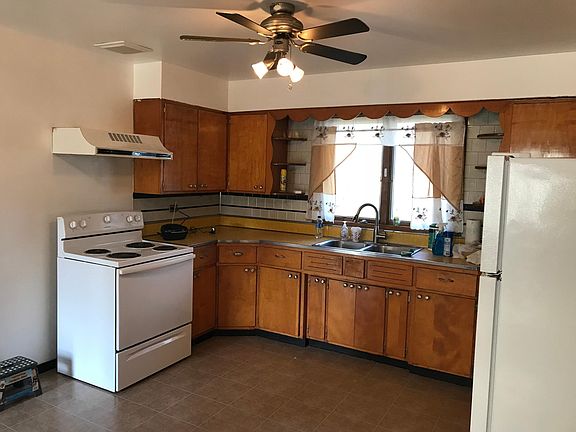 5th image of 530 Oak St