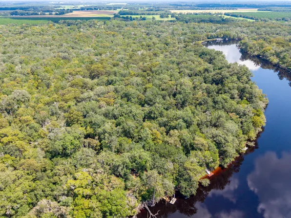 SW 17th St, Bell, FL 32619