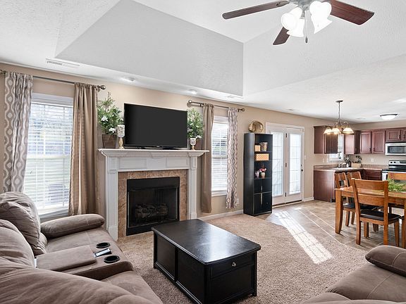 4th image of 661 Foxfield Dr