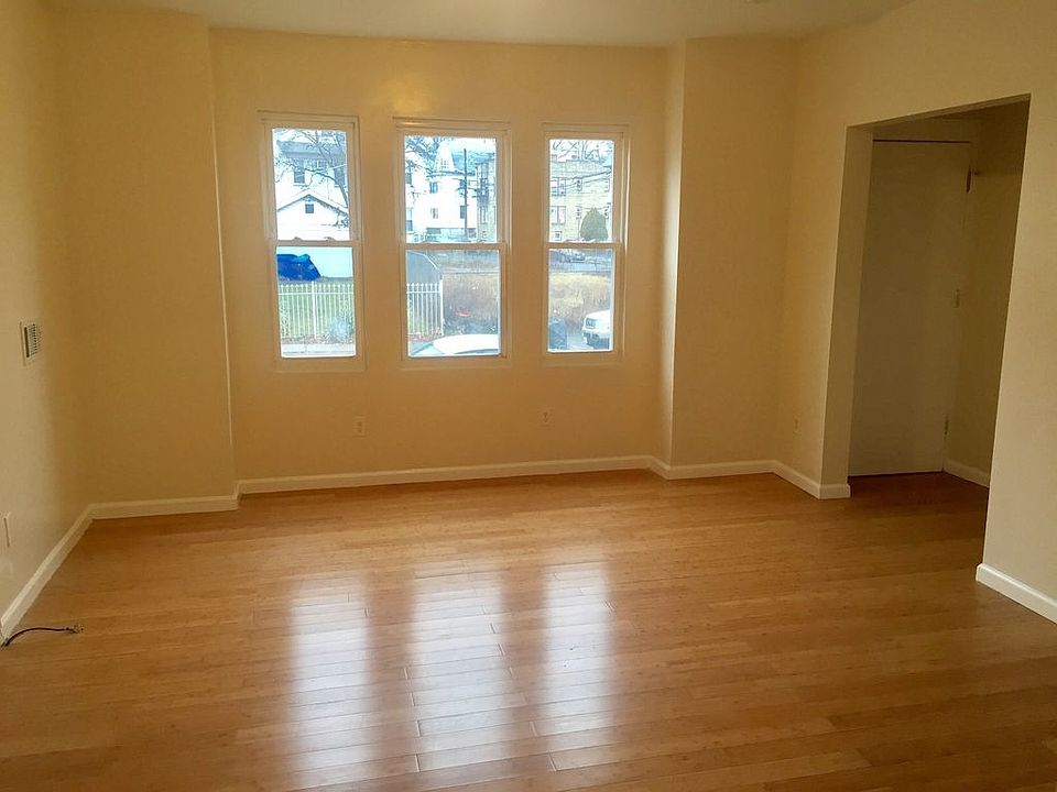 2nd image of 182 W End Avenue # Second Floor