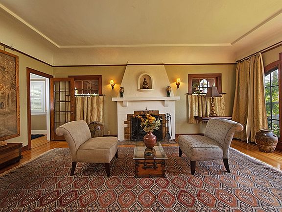 3rd image of 4867 Kensington Dr