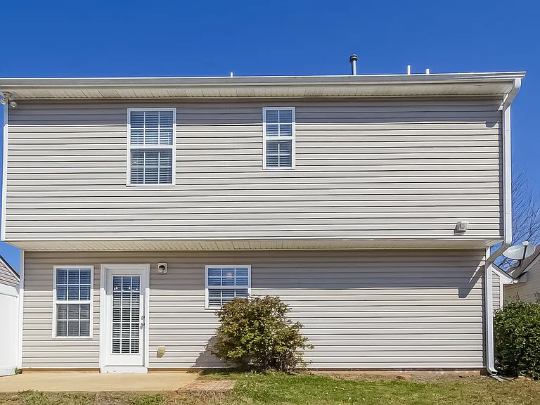 212 Greystone Cir — Photo 15