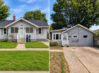 208 N Jackson St, Spring Lake, MI 49456