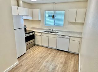 210 SW Rogue River Ave #F, Grants Pass, OR 97526