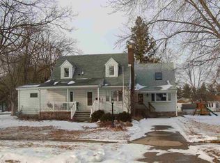 214 W 1st St, Mount Morris, IL 61054