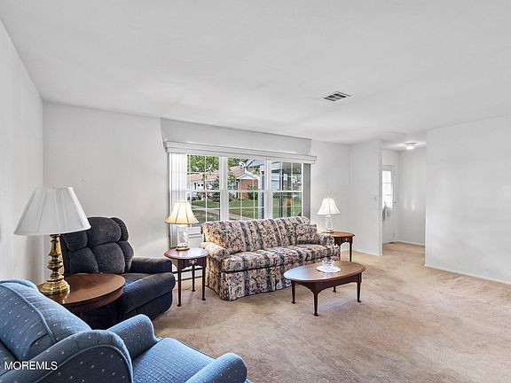 2nd image of 934B Thornhill Court #B