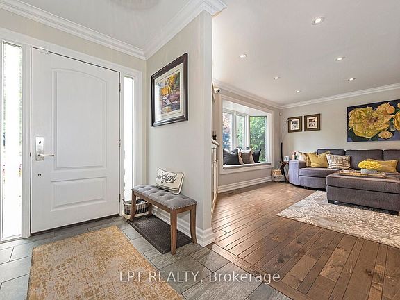 5th image of 493 Tipperton Cres