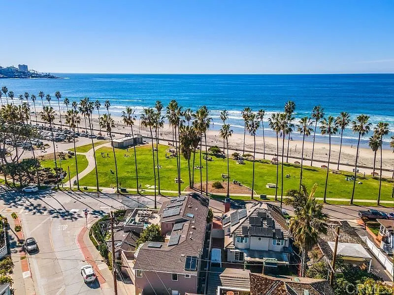 8405 El Paseo Grande