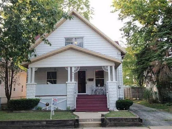 403 W Bissell St photo 1