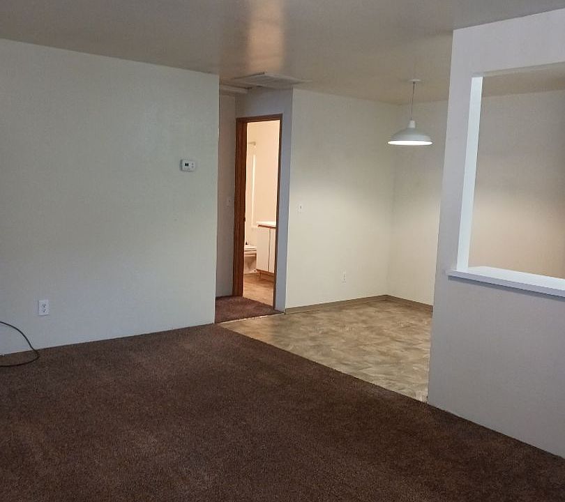 1st image of 835 E 10th St APT A