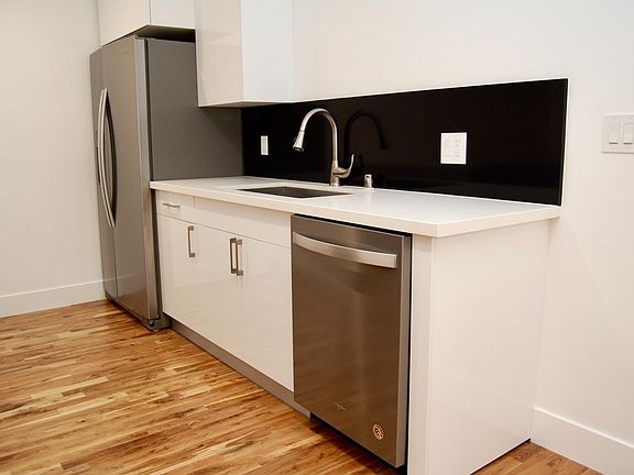 2nd image of 3519 Clarington Ave APT 12