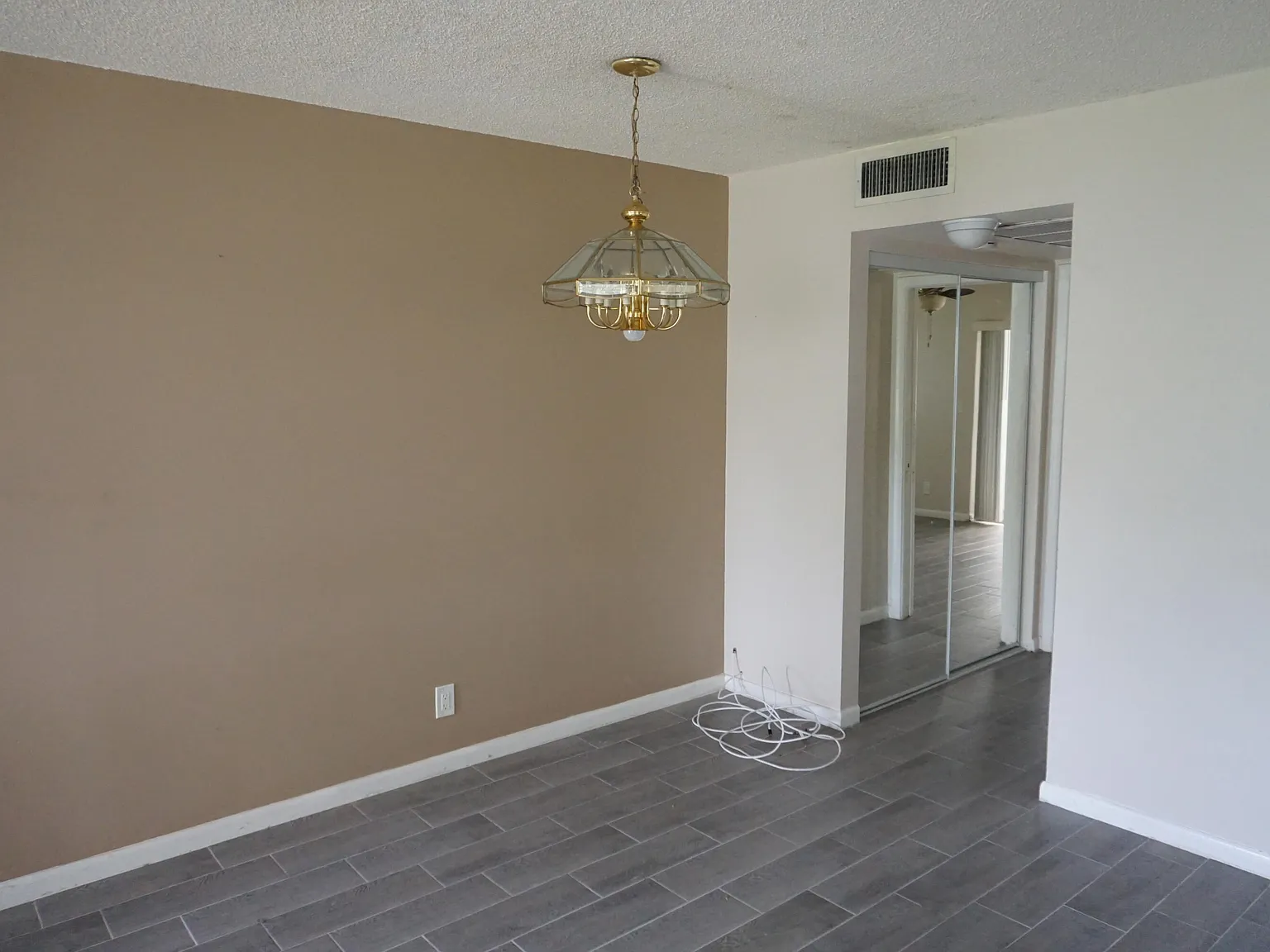 1 bed, 1.5 bath, 684 sqft, $1,450 — Photo 4