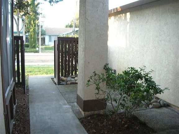 3rd image of 71 Nutwood Cir