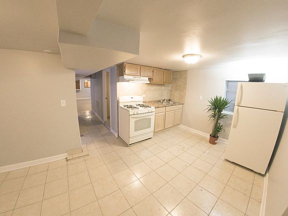 3rd image of 3286 N Elston Ave