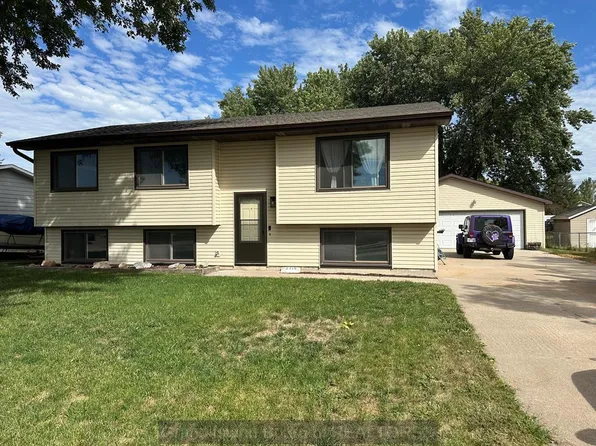 2315 28th St, Central City, NE 68826