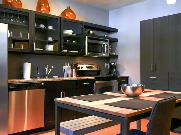 4th image of 4477 Rainbow Blvd
