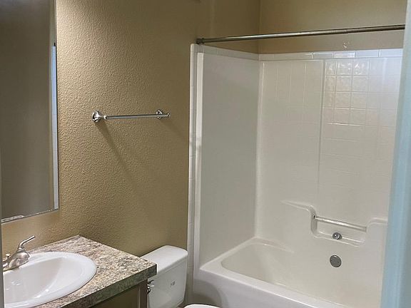 5th image of 203 Palmwood Dr APT B
