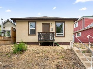 964 Athabasca STREET W, Moose Jaw, SK S6H 2E4