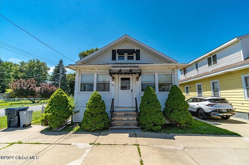 2nd image of 1851 8th Avenue