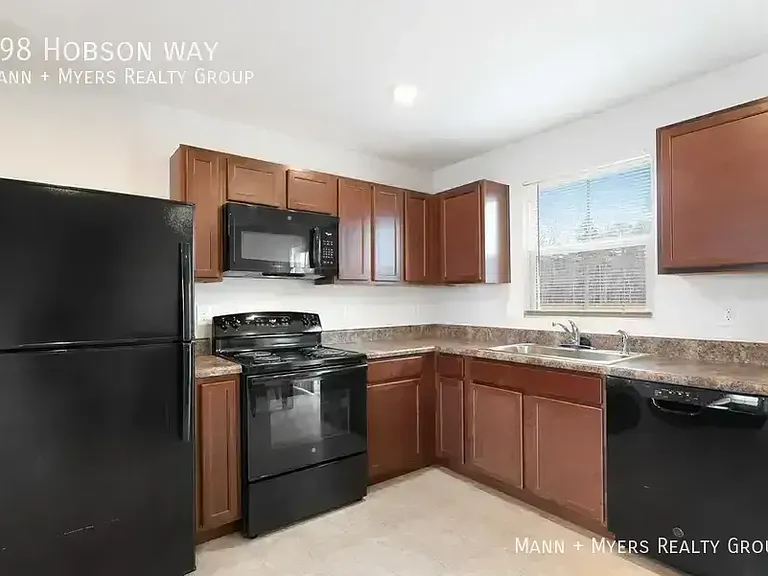 398 Hobson Way — Photo 9
