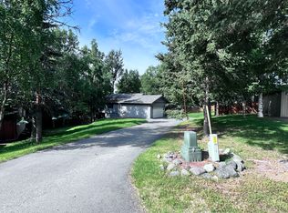 19818 Fairmount Cir, Eagle River, AK 99577