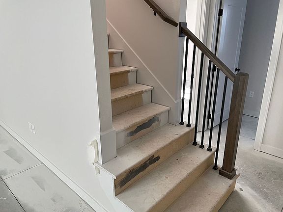 3rd image of 206 E Broadway St