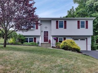 46 Edgewood Dr, Harriman, NY 10926