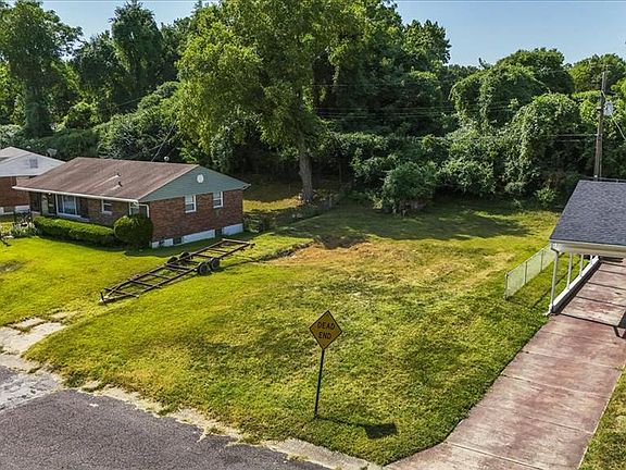 4th image of 7320 Esterbrook Dr