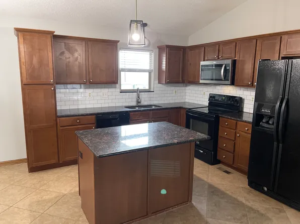 12604 E Willowgreen Cir, Wichita, KS 67207