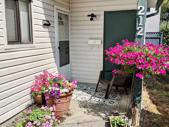 13632 67th Ave #212, Surrey, BC V3W 6X5