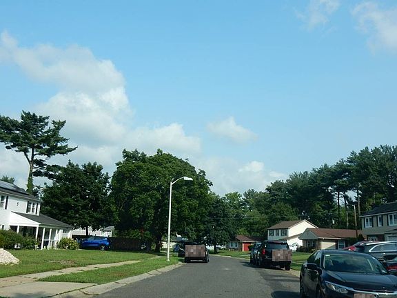 4th image of 56 Henderson Ln
