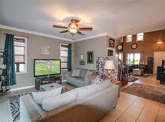 4th image of 9422 Golden Rain Ln