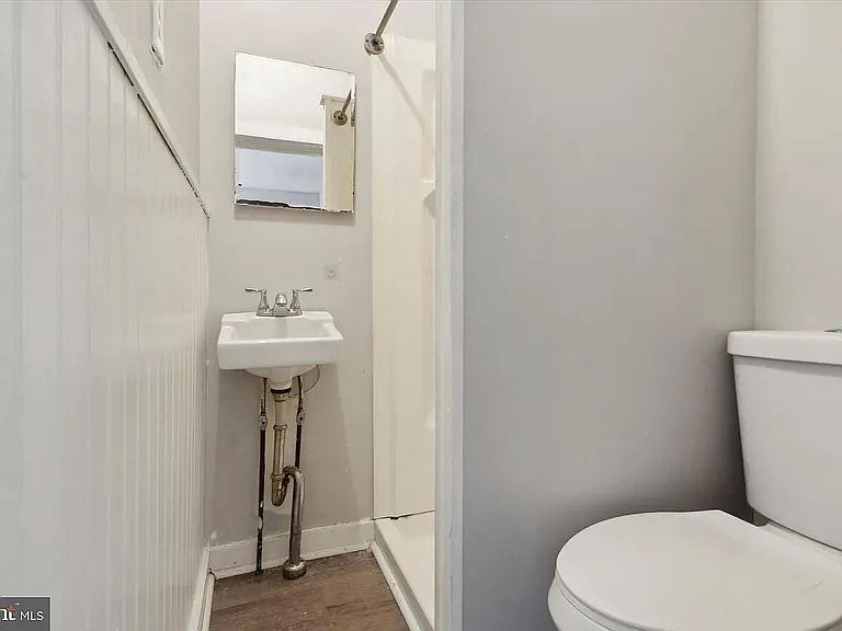 2nd image of 21 S Wycombe Ave APT C