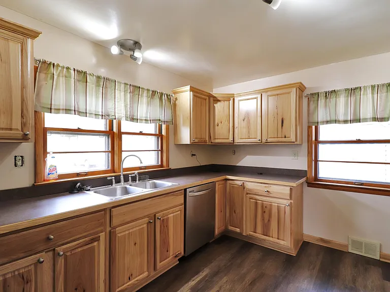 3156 Conlin Dr — Photo 5